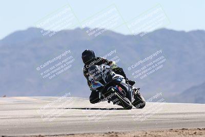 media/Oct-13-2025-Moto Forza (Mon) [[a66d839500]]/3-B Group/Session 4 (Turn 9)/